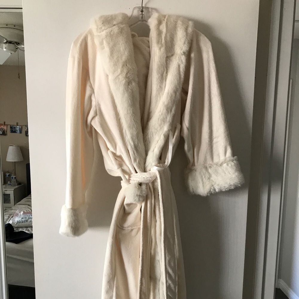 Pottery Barn Robe